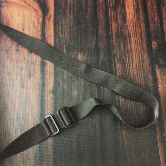 Louis Vuitton Abbesses Monogram Large Messenger - Picture 7 of 10